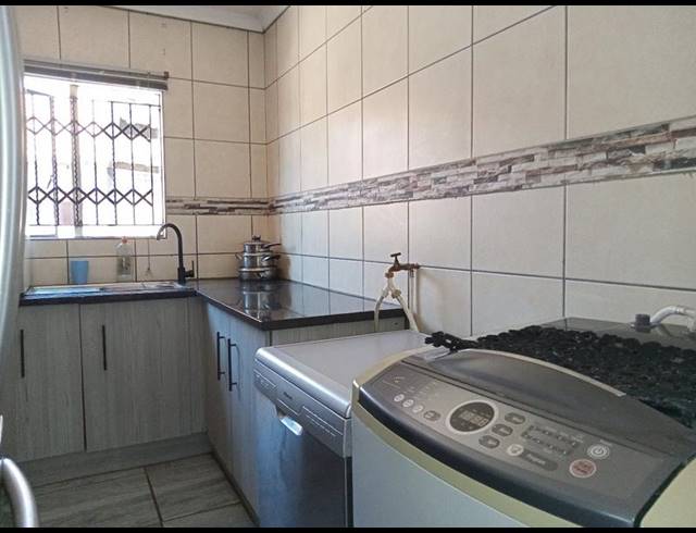 2 BEDROOM TOWNHOUSE FOR SALE IN MOHLAKENG